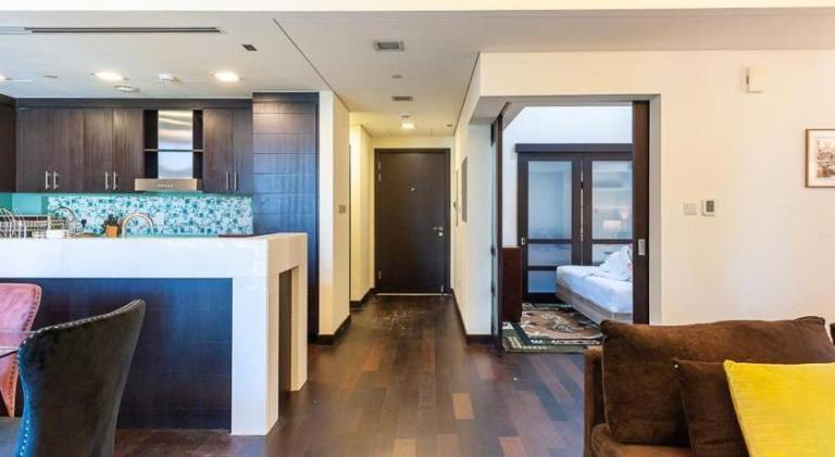 Wonderful rental apartment with jacuzzi | Close to Burj Khalifa | Pets are welcome — photo 5