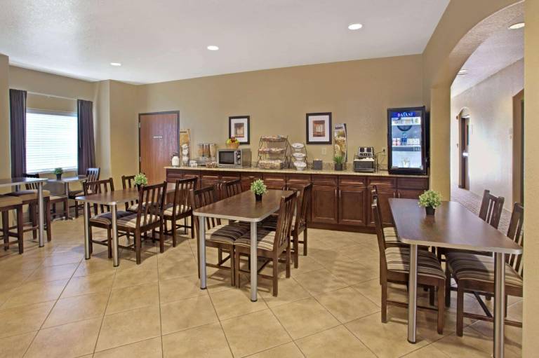 Microtel Inn & Suites by Wyndham Cartersville — photo 3
