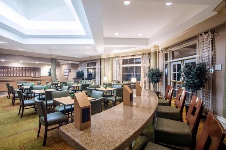 La Quinta Inn & Suites by Wyndham Charlotte Airport South — photo 3