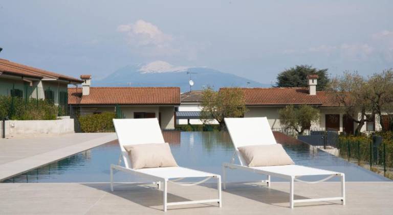 Charming rental apartment with pool | Close to the beach | Pets are welcome — photo 2