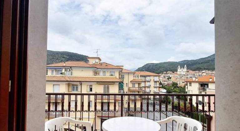 Serviced apartment with garden, pool & patio | Close to the beach | Perfect for remote work | Pet-friendly — photo 3