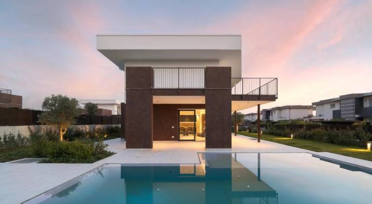 Villa with garden, private pool & terrace in Lazise