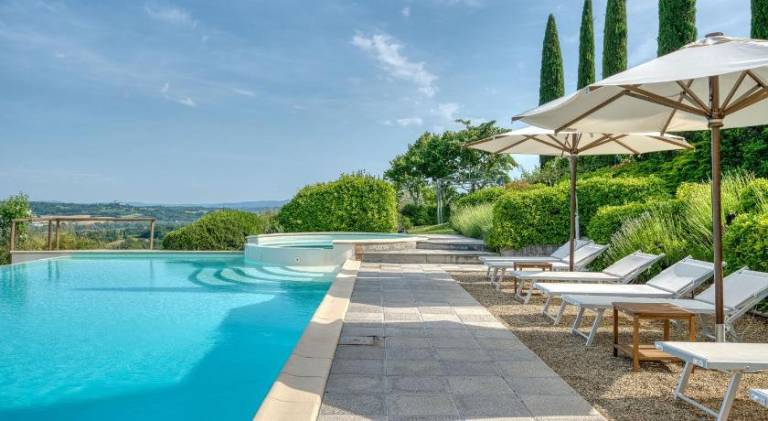 Farm with patio, garden & pool — photo 3