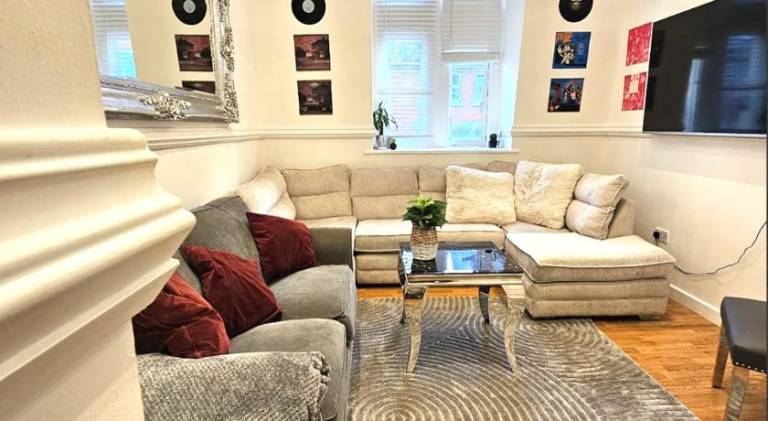 Apartment | Near The Beatles Story — photo 3