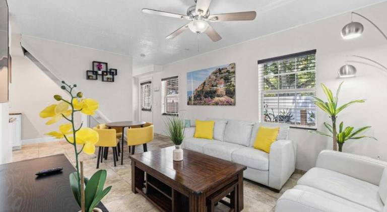 House with 2 rooms for 4 persons in Treasure Island, FL