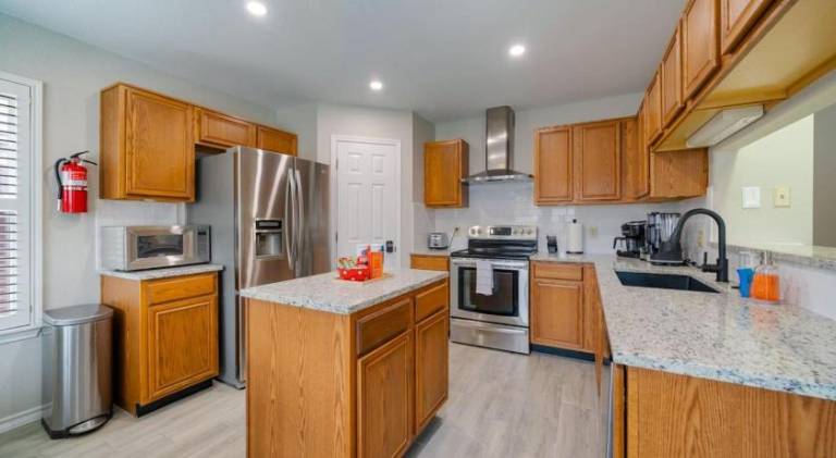 Pleasant vacation home with pool | Good for workation | Pets are welcome — photo 4