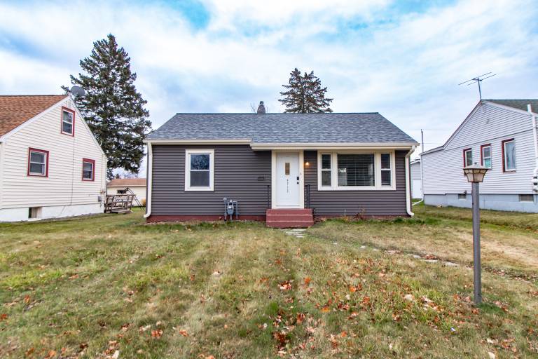 Duluth Home w Private Yard Amity Park Bungalow