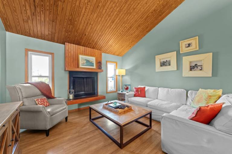 Family-oriented ample vacation home with private pool & barbeque | Next to the beach | Pets allowed — photo 4