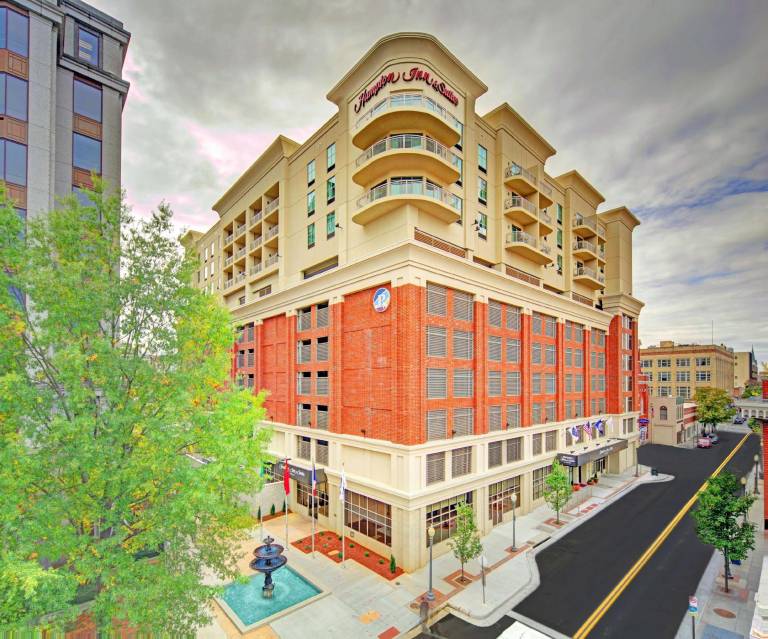 Hampton Inn & Suites Roanoke Downtown in Roanoke, VA