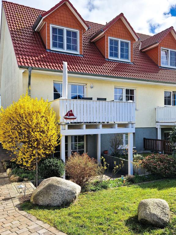 House with garden, terrace & jacuzzi in Kuehlungsborn