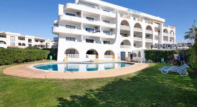 Holiday apartment with yard & private pool | Dogs allowed in Albufeira