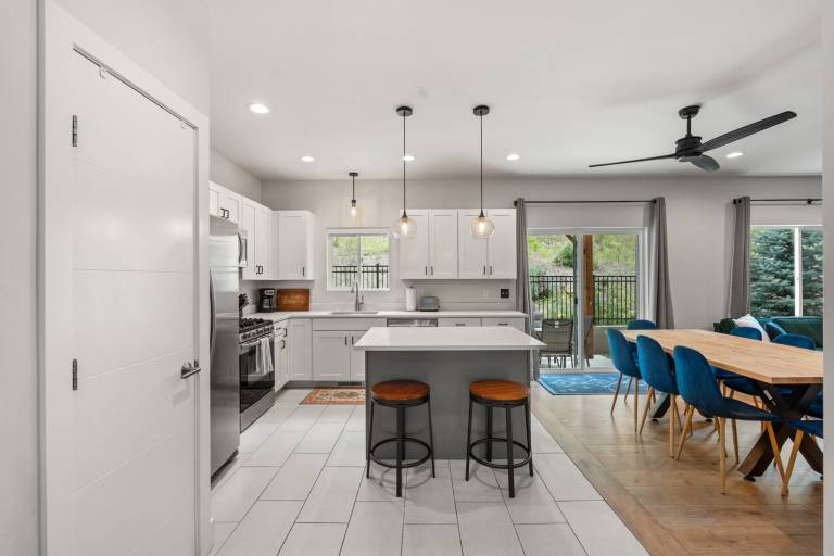 House with hot tub | Mountain view — photo 4