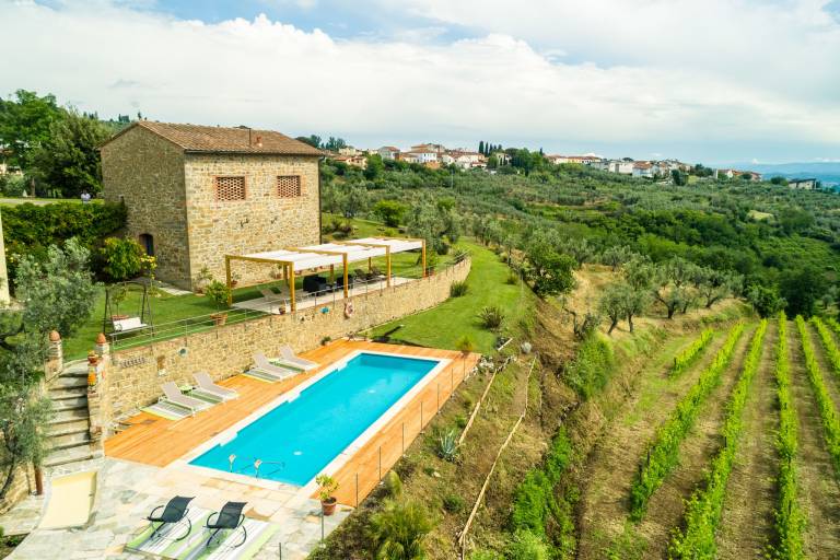 Vacation home with pool, garden & barbeque — photo 3