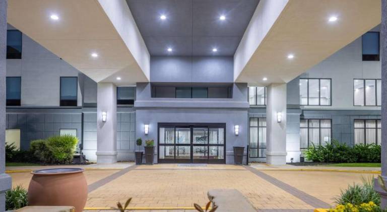 Hampton Inn & Suites Brenham — photo 4