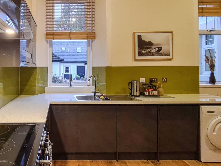 Family-friendly nice cottage with yard | Water view | Dogs allowed — photo 4