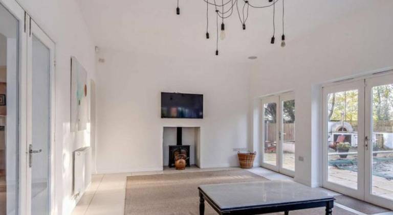 7 bedroom Large Edwardian family home — photo 2