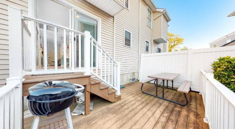 Spacious vacation home with grill | Next to the beach | Pets allowed — photo 4