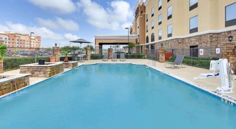 Hampton Inn & Suites Dallas-Arlington-South — photo 2