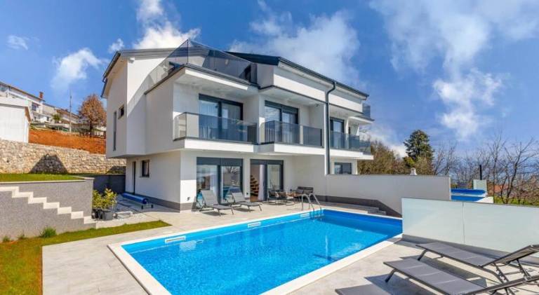 Apartment with sauna, jacuzzi & garden | Suitable for remote work in Opatija