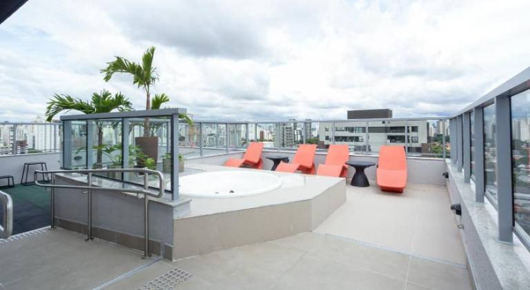 Apartment with jacuzzi — photo 3