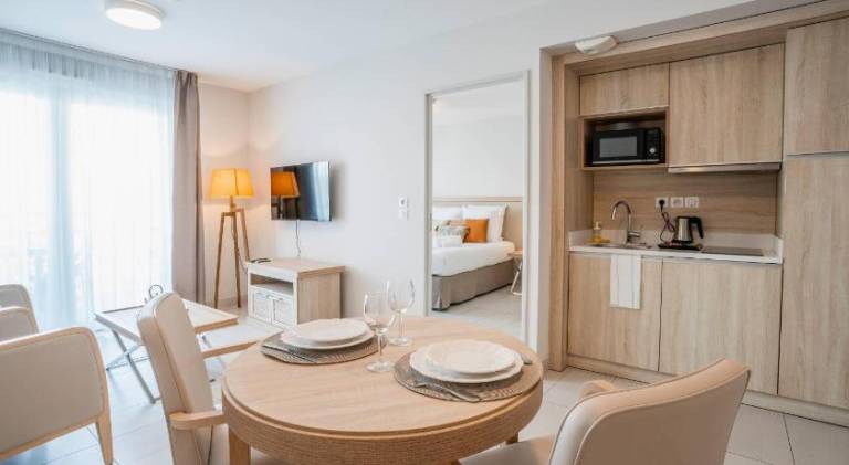 Serviced apartment with terrace & pool in Thiers