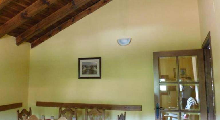 House with grill — photo 2