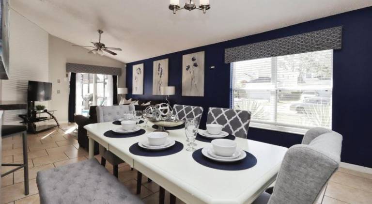 Villa with hot tub & pool | Pets are welcome — photo 3