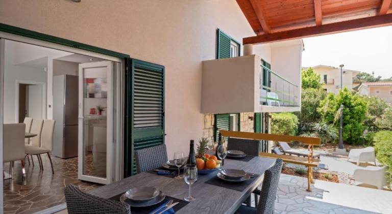 Charming villa with jacuzzi | Close to the beach | Pets are welcome — photo 4