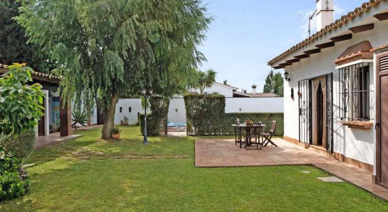 Fully equipped house with private pool, garden & grill | Dogs allowed — photo 3