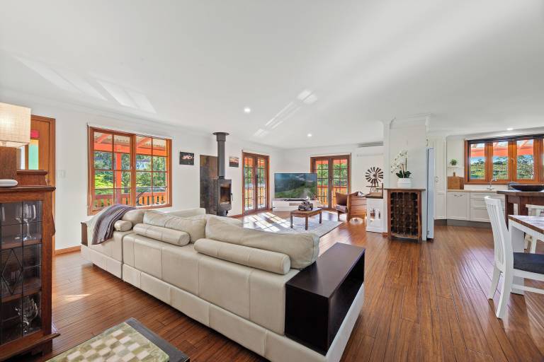 Farmhouse  Mystery Bay