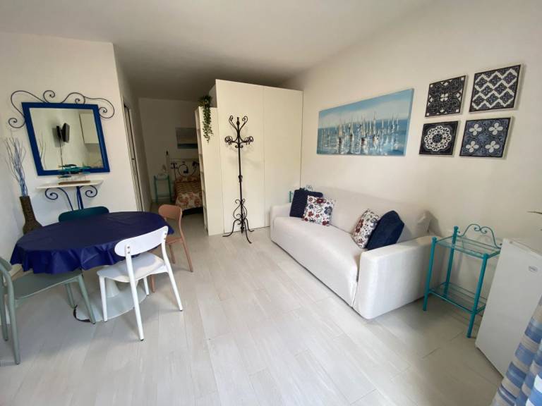 Strategic location a few steps from the center and the beach in Campo nell'Elba