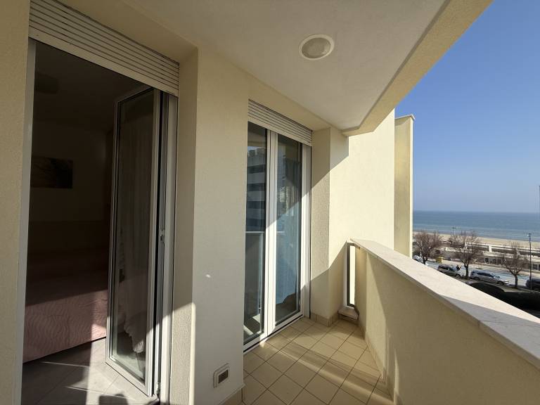 Apartment with patio | Sea view — photo 4
