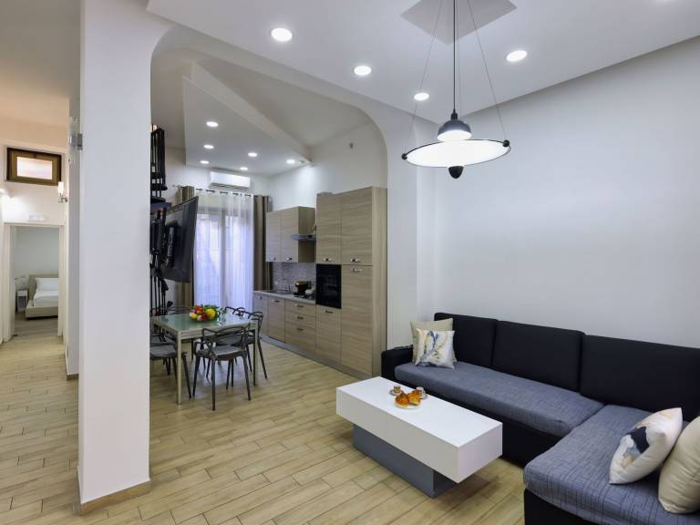 Apartment with patio | Mountain view — photo 5