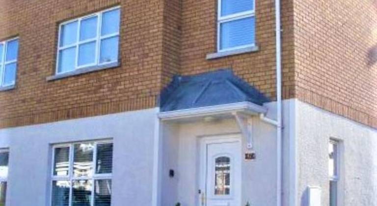 House with 4 rooms for 10 persons in Portrush