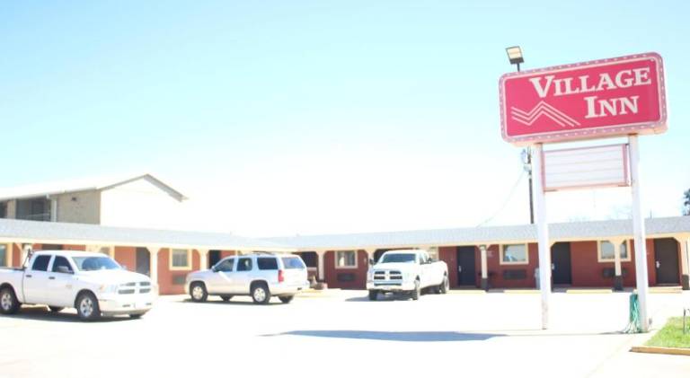 Village Inn Cotulla — photo 2