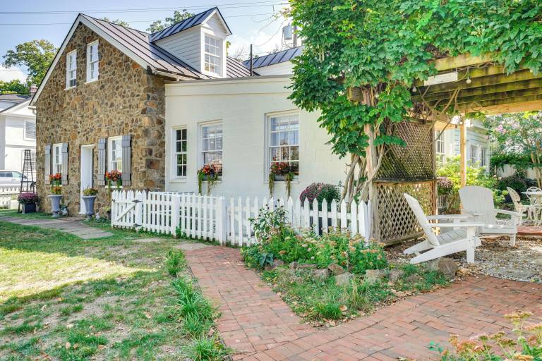 Cottage  Leesburg