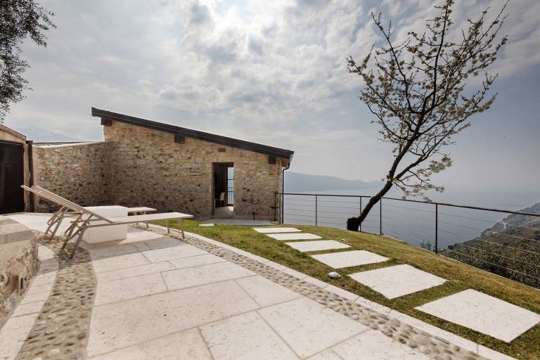 Pleasant house with terrace, garden & fast internet | Lake view | Next to the beach | Good for workation | Pets allowed — photo 2