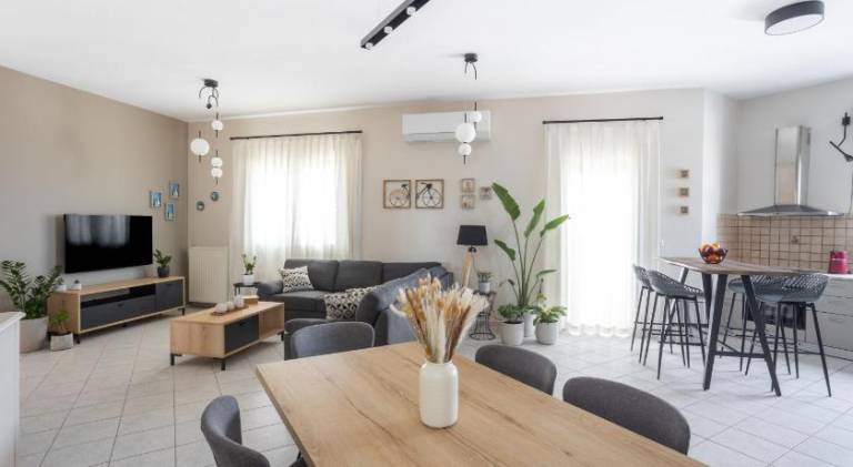 Fully equipped rental apartment with barbecue & patio | Suitable for remote work | Dogs allowed — photo 3