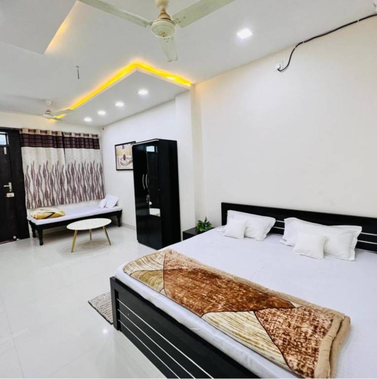 House with 2 rooms for 6 persons in Ujjain