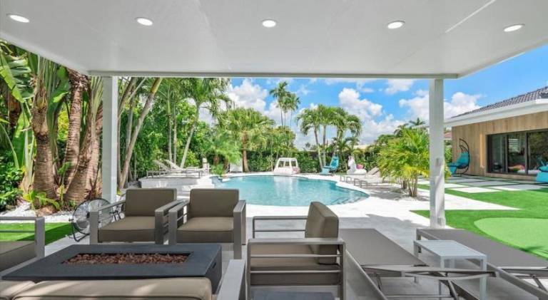 260 m&sup2; Ferienhaus