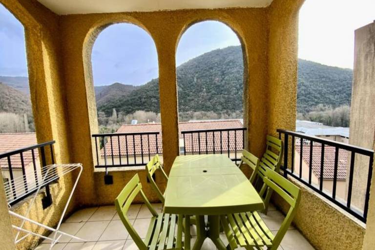 Holiday apartment with terrace, yard & pool | Pets allowed — photo 3