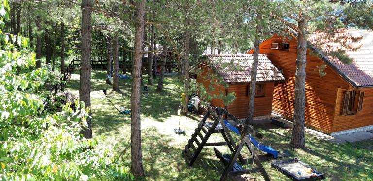 Family-oriented vacation home with yard, BBQ & patio | Nature view | Pets are welcome — photo 3
