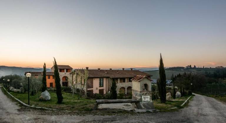 Holiday apartment with yard & patio in Montespertoli