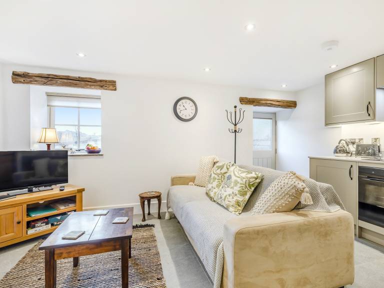 Dukes Cottage UK47495