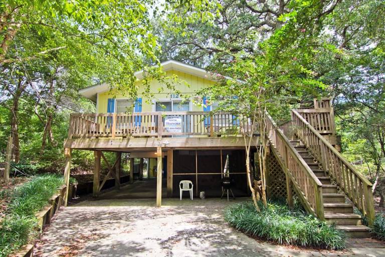 Pet Friendly Vacation Rentals in Emerald Isle from 36 HomeToGo