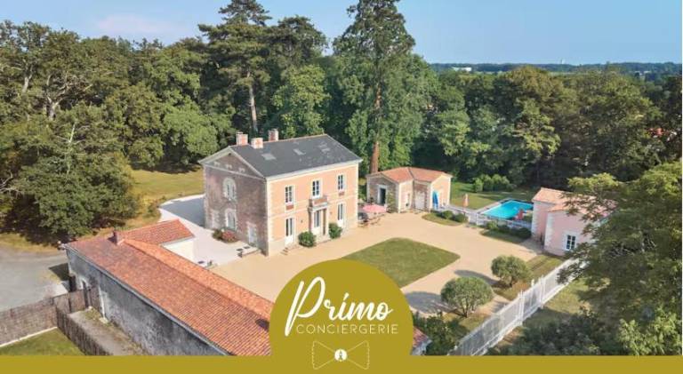 Charming villa with pool | Dogs allowed in Nantes