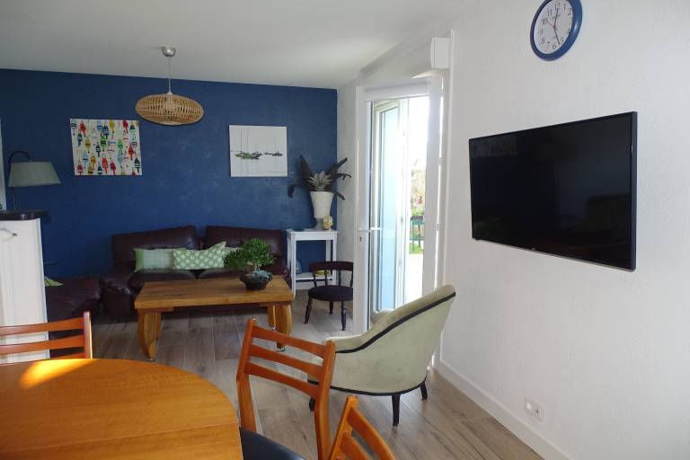 Fully equipped vacation home with patio & yard | Dogs allowed — photo 4