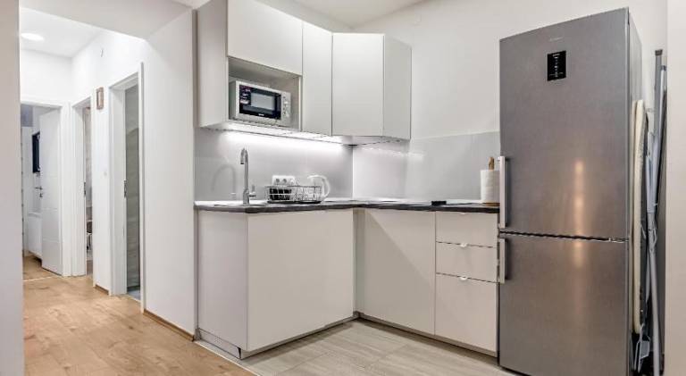 BRAND NEW Apartment in City Center, big terrace — photo 4