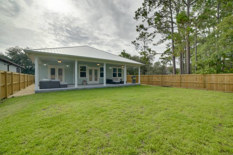 West End Home w/ Yard < 1 Mi to Beach Access! — photo 2