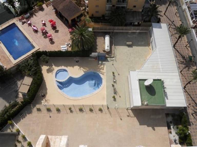 Rental apartment with patio, yard & pool | City view — photo 5